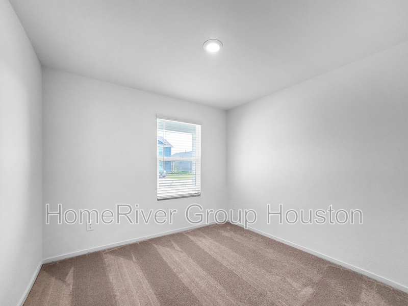 Building Photo - 16469 Blossom Grv Dr