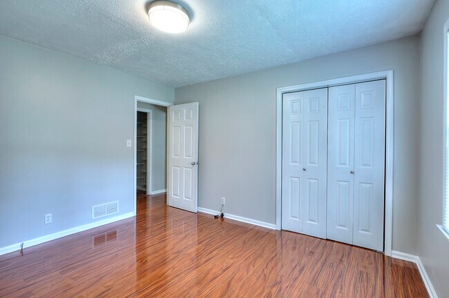 Building Photo - 782 Bankshire Dr