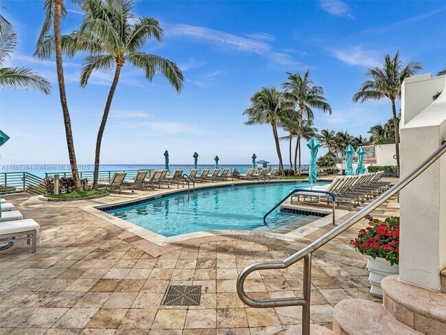 Building Photo - 3535 S Ocean Dr