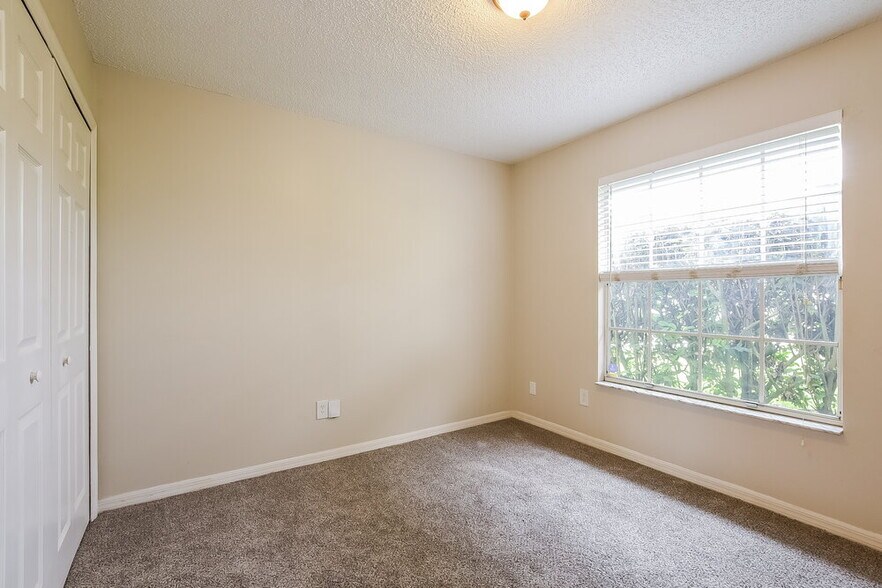 Building Photo - 1247 Holly Springs Cir