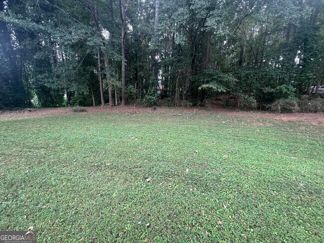 Building Photo - 545 E Country Woods Dr