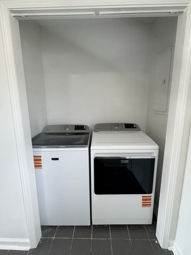 Building Photo - 3 Bed / 1 Bath Available Now in Weiner, AR.