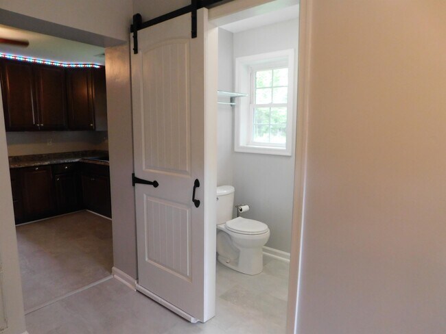 Building Photo - 13940 Ramblewood Dr