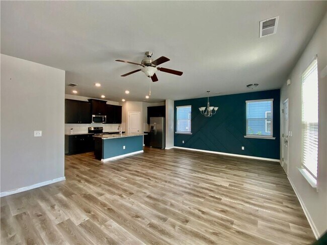 Building Photo - 1329 Rosemary Ln