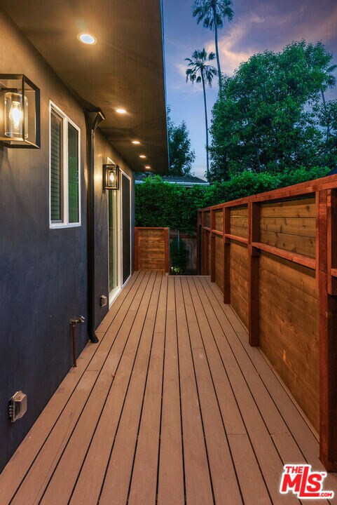 Building Photo - 1405 N Coronado St