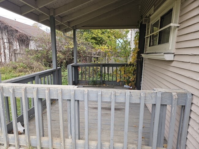 Building Photo - 3273 N Detroit Ave