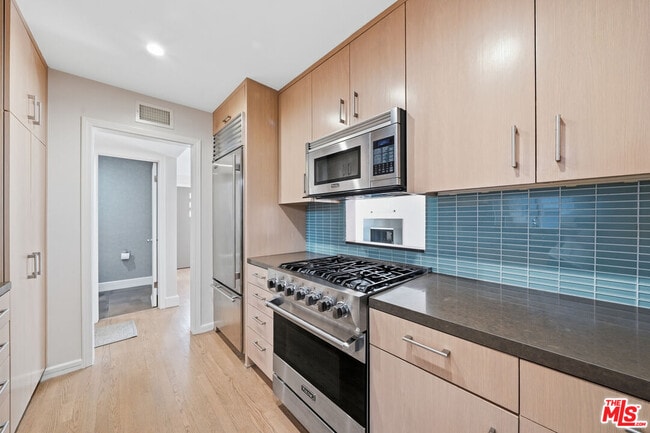 Building Photo - 1342 Stanford St