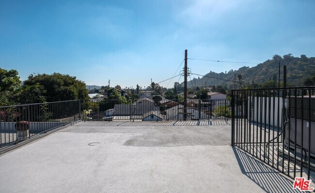 Building Photo - 2412 Eads St