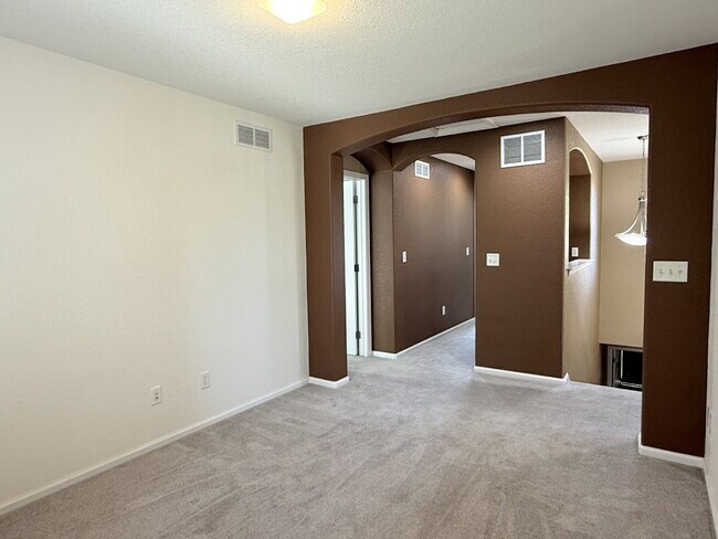 Building Photo - Gorgeous Reunion Home Features 4 Beds/2.5 Baths and Large Backyard. Close to Shopping, Dining and...