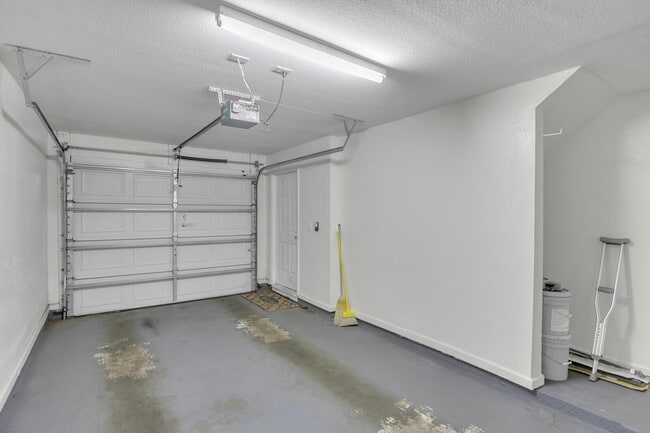 Building Photo - 10075 Gate Pkwy N