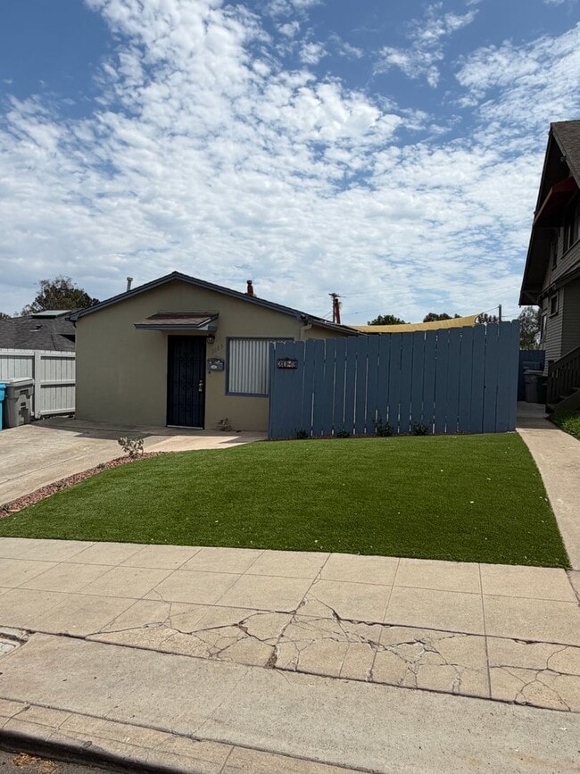 Building Photo - 3083 Palm St