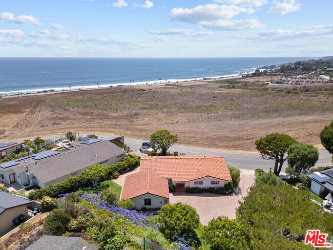 Building Photo - 6236 Trancas Canyon Rd