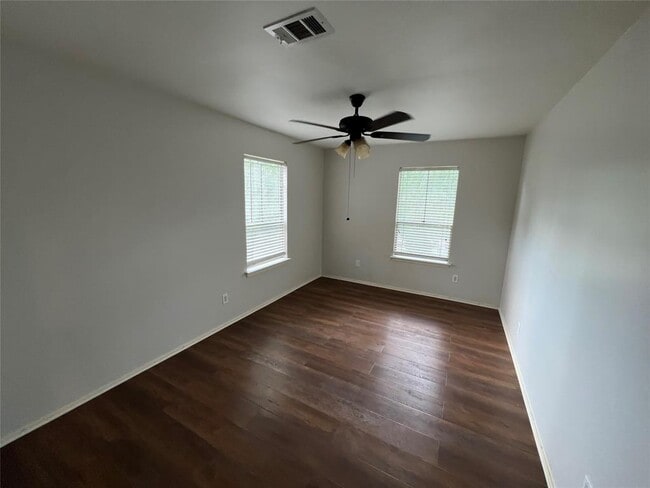 Building Photo - 2238 Willow Point Dr