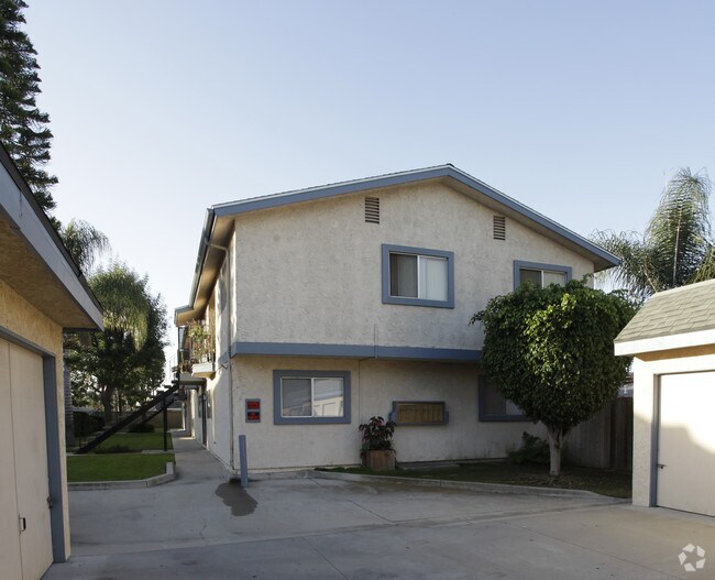 Primary Photo - 5582 Crescent Ave