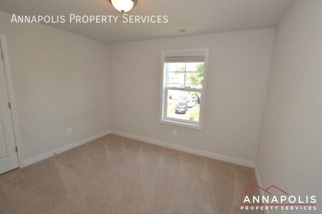 Building Photo - 503 Highland Dr