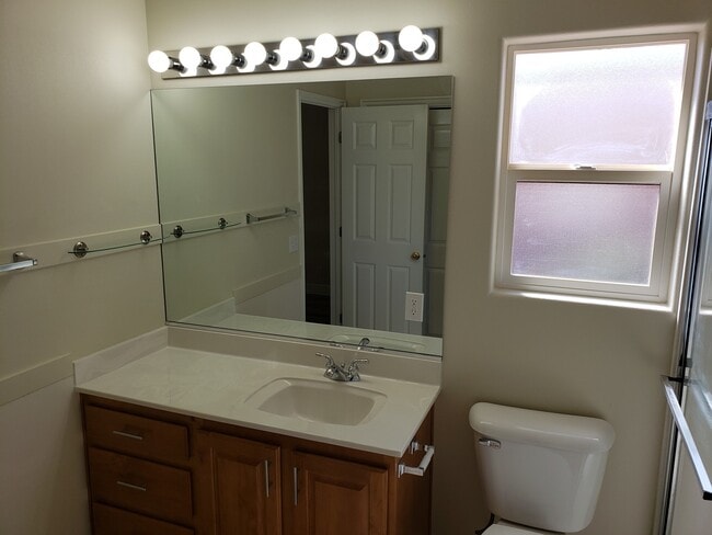 Building Photo - Bright Home with 2 Car Garage