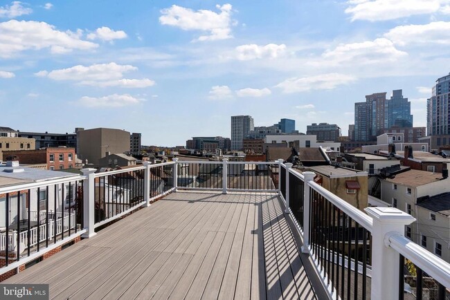 Building Photo - 919 Stiles St