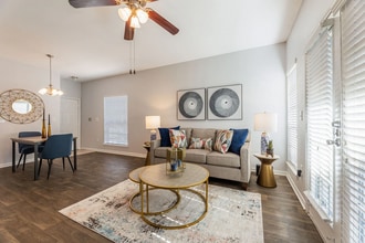 Building Photo - 8550 Easton Commons Dr