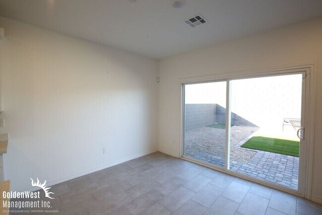 Building Photo - Newly Built 3Bdm 2.5Ba Home with Private Backyard in Prime Location.