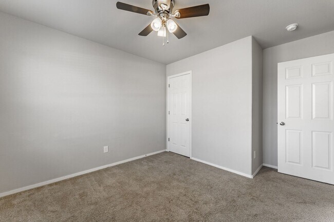 Building Photo - 848 NW Evans Cir