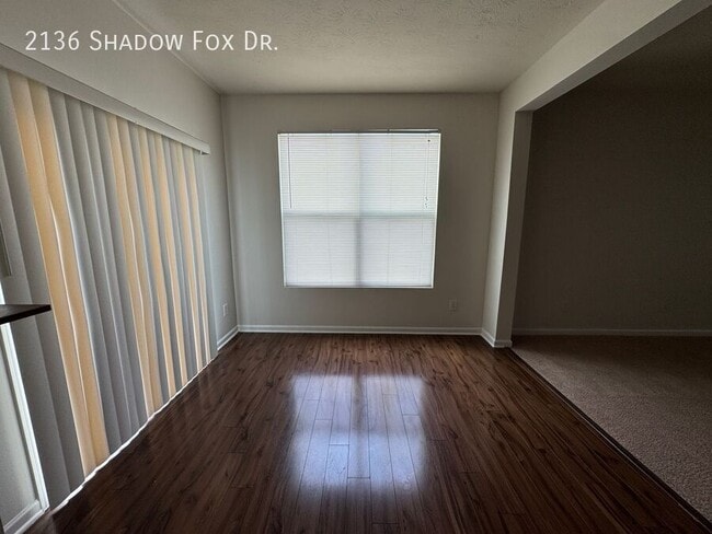 Building Photo - 2136 Shadow Fox Dr