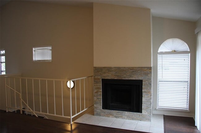 Building Photo - 6750 Sands Point Dr