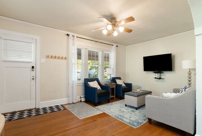 Building Photo - West Park