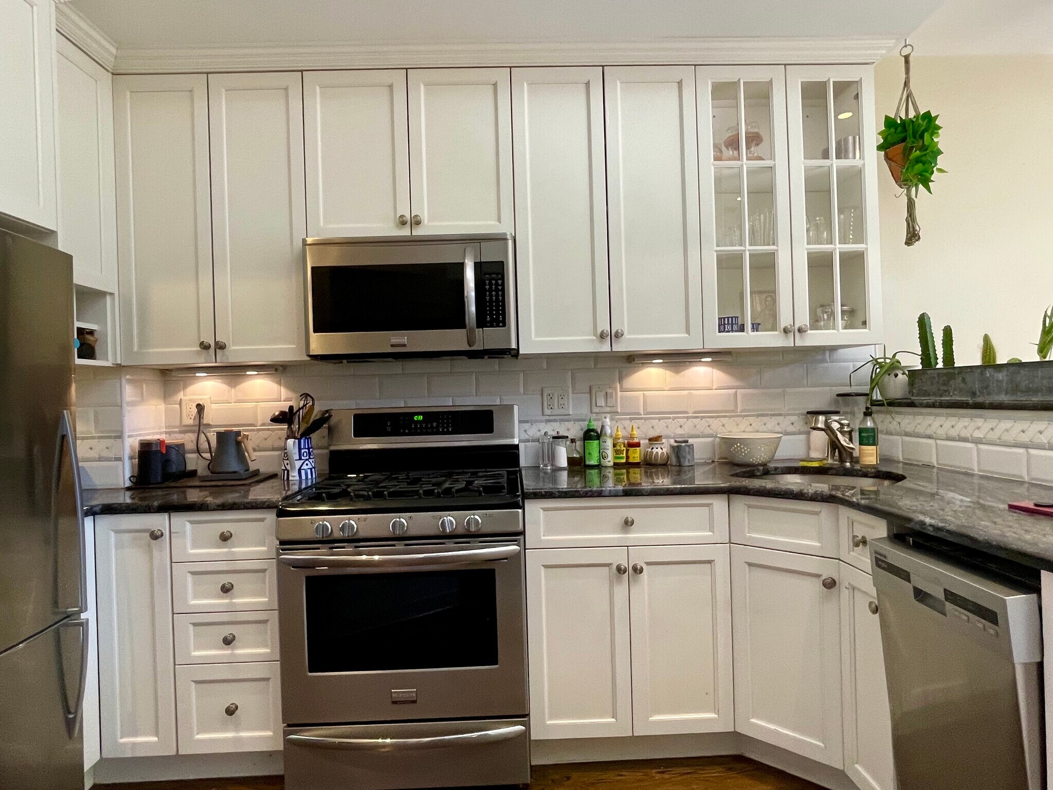 Building Photo - 410 Columbus Ave