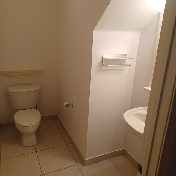 Building Photo - 6258 Adriatic Way