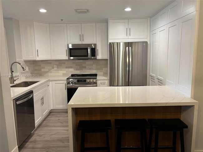 Building Photo - 6700 NW 114th Ave