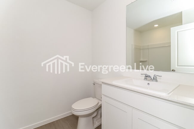 Building Photo - 216 Sycamore Pl