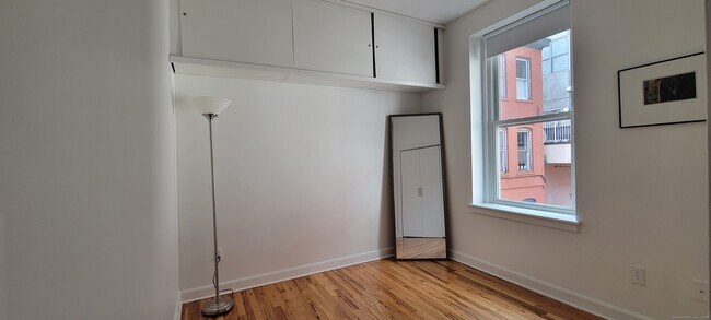 Building Photo - 125 Washington St