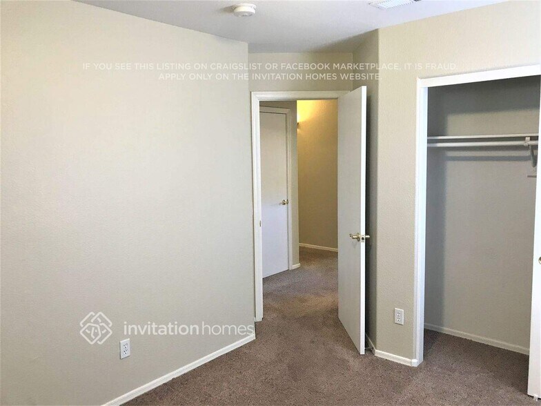 Building Photo - 9318 N 85th Dr