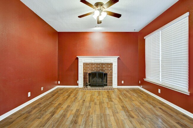 Building Photo - ***APPLICATION CURRENTLY UNDER REVIEW***MO...