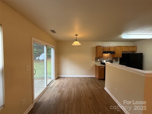 Building Photo - 6831 Sunman Rd