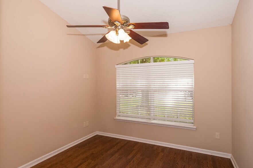 Building Photo - 644 Southern Lily Dr