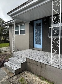 Building Photo - 1242 NE 110th St