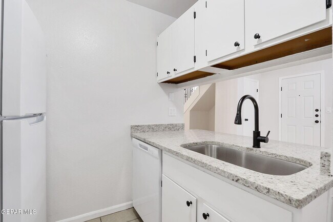 Building Photo - 11100 Vista Lago Pl