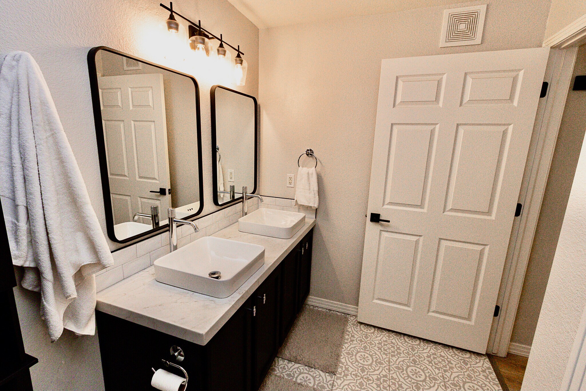 Building Photo - 9369 Amison Cir