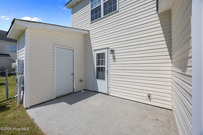 Building Photo - 911 Springwood Dr