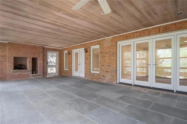 Building Photo - 460 Ivy Park Ln NE