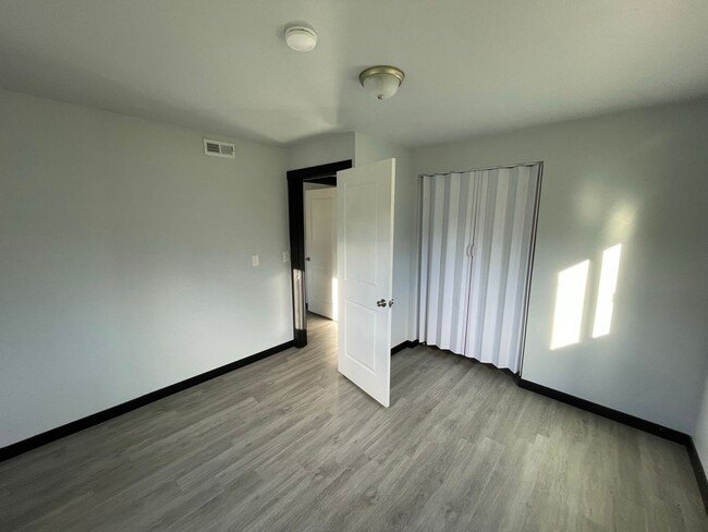 Building Photo - 2320 D Ave