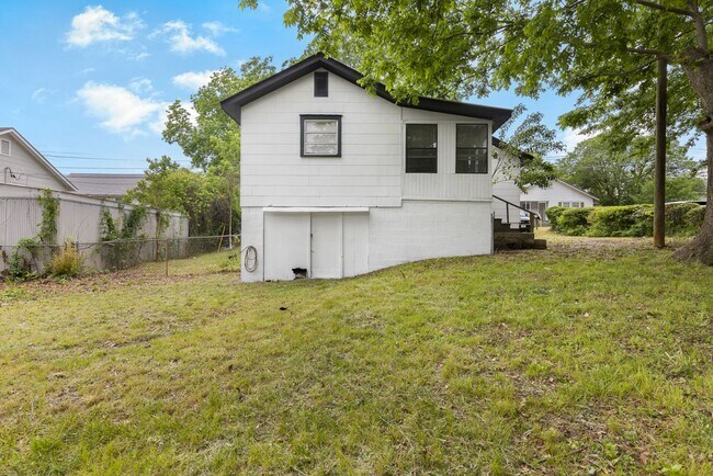 Building Photo - Freshly Updated 3BR Home in Opelika – Clean, Bright, Move-In Ready