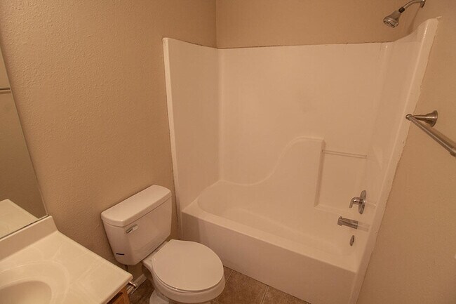 Building Photo - 5307 Currituck Ln