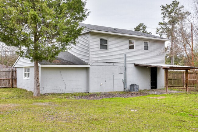 Building Photo - 2208 Bungalow Rd