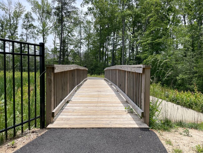 Building Photo - Wren | 3 Bed 2.5 Bath | Garage | 1729 sf