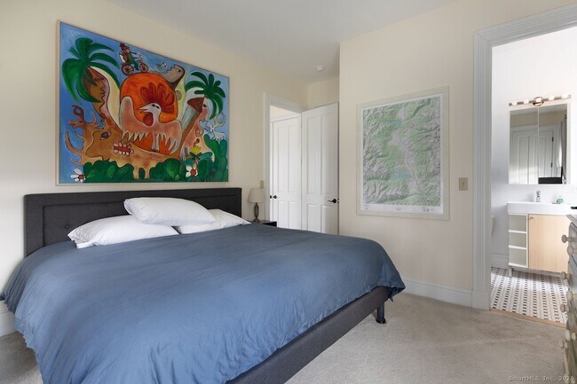 Building Photo - 31 Sharon Rd