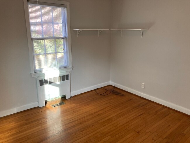 Building Photo - Meadowbrook