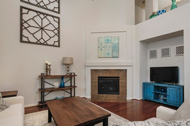 Building Photo - 43 Crocus Petal St