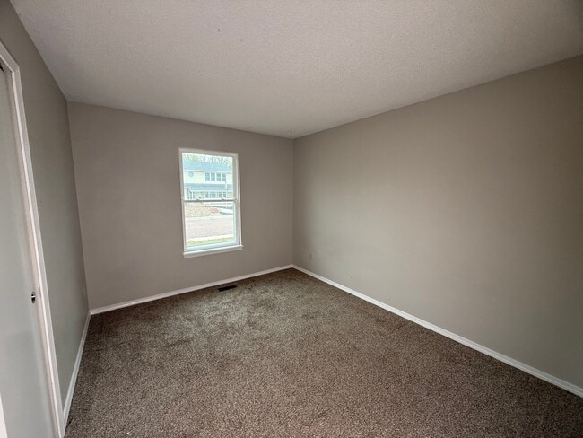 Building Photo - 9525 Aspen Grove Way